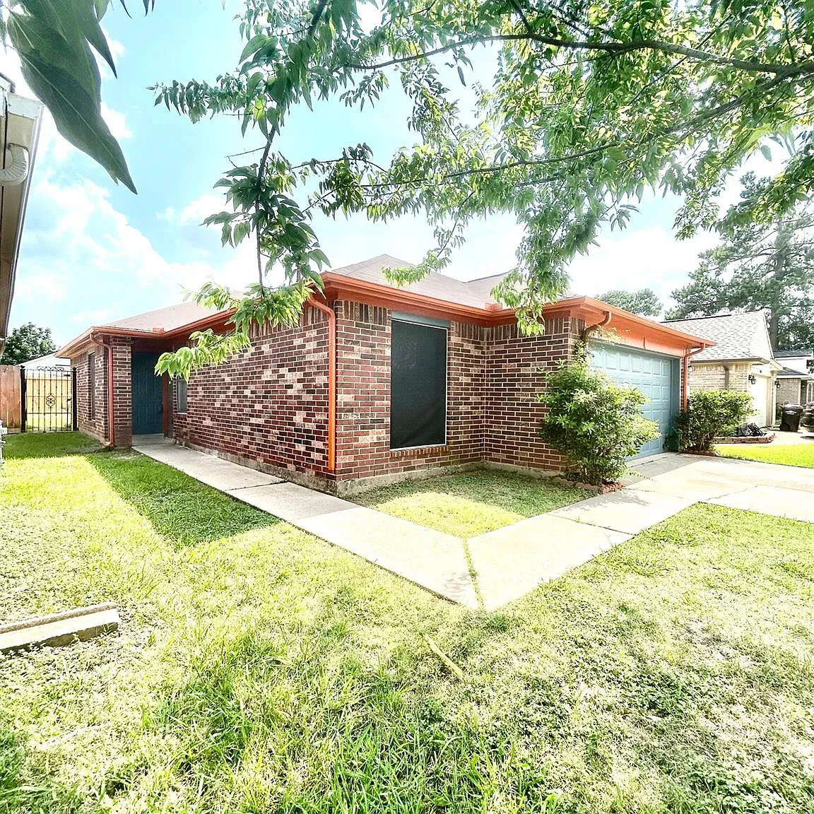 4 bed, 1208 sqft, $1,875 — Photo 1