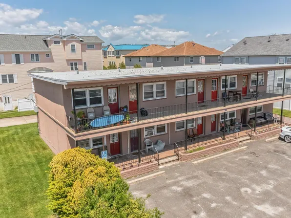 9211 Monmouth Ave, Margate City, NJ 08402