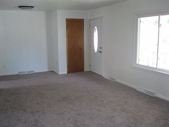3rd image of 549 Dee Ave