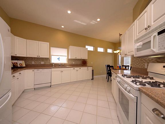 3rd image of 489 Carmel Dr