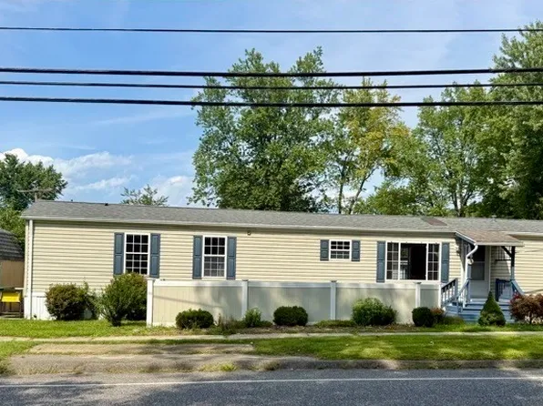 11 Quaboag St, Palmer, MA 01069