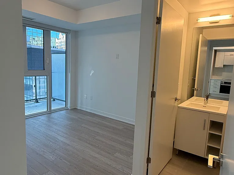 634 Church St #1001 — Photo 7