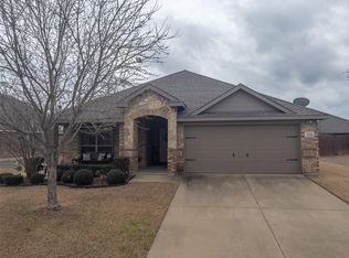 208 Longhorn Dr, Waxahachie, TX 75165