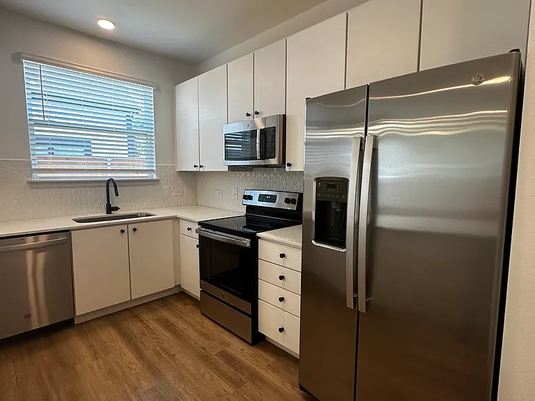 Barbarosa Rd — Photo 15