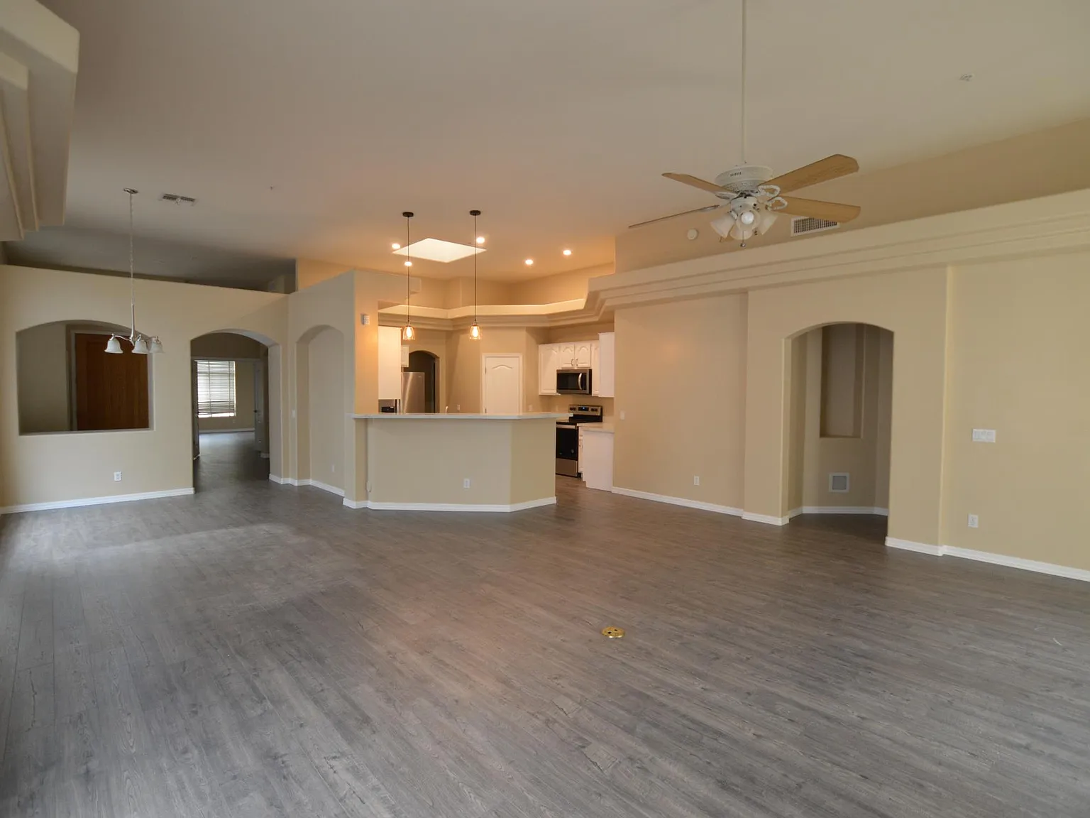 4 bed, 2350 sqft, $3,450 — Photo 2