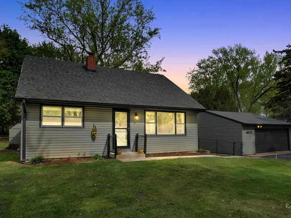 4N211 Kaelin Rd, West Chicago, IL 60185