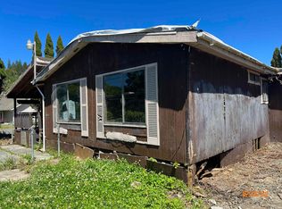 190 Redwood Rd, Klamath, CA 95548