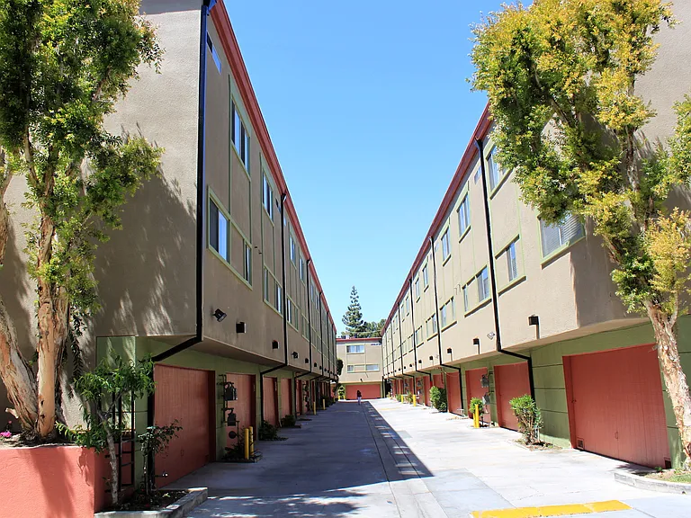 Valley Village So. Apartments — Photo 2