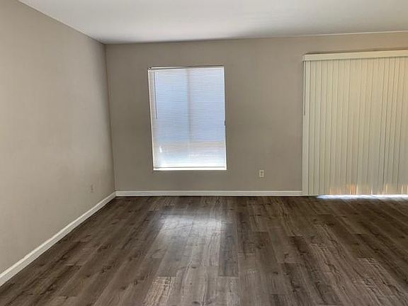 3rd image of 940 Memorial Dr APT A