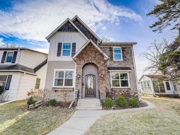 2212 Hartford Ave, Saint Paul, MN 55116