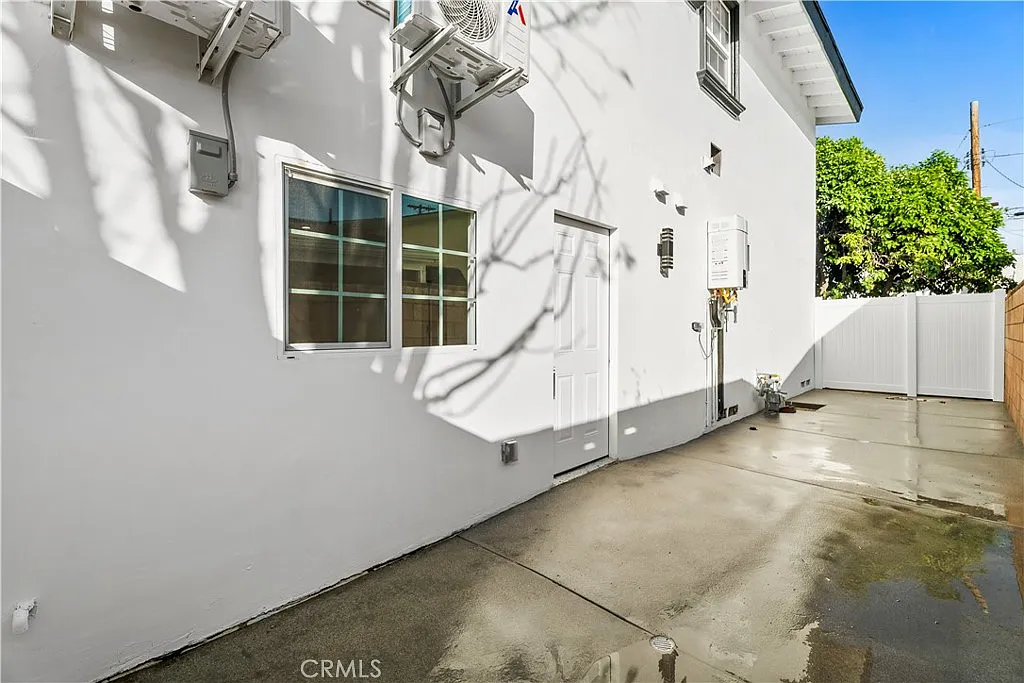 Studio, 500 sqft, $1,800 — Photo 3