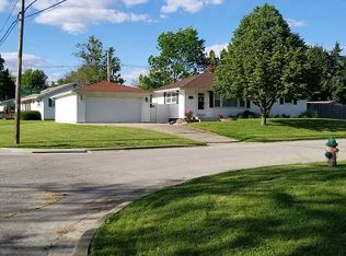 2 Peggy Ann Dr, Decatur, IL 62521