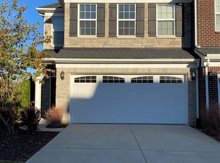 22490 Woodbridge Ln, Novi, MI 48375
