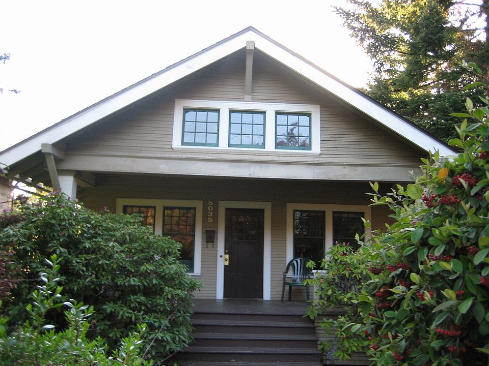 2nd image of 5035 8th Ave NE