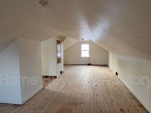 2nd image of 2249 Ridgelawn Ave