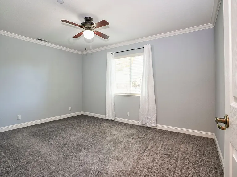 1621 Huron Ave — Photo 25