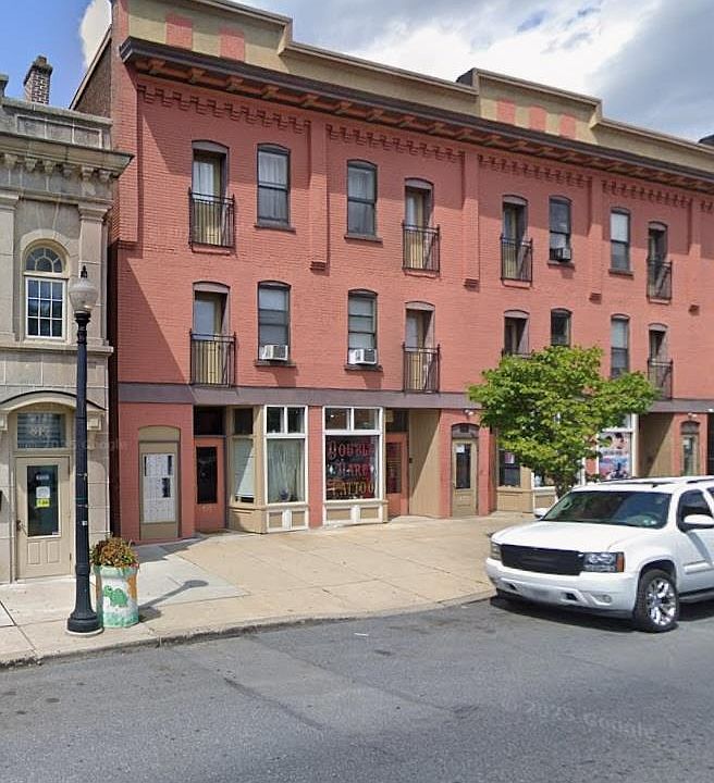 1st image of 823 E 4th St #4