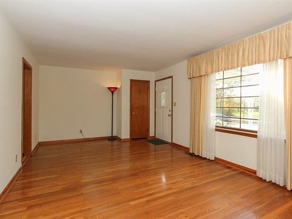5th image of 5335 S Linwood Ave