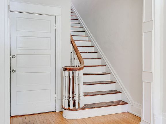 4th image of 2233 Monument Ave APT 4