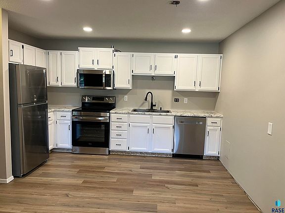 3rd image of 3708 S Terry Ave Avenue #101