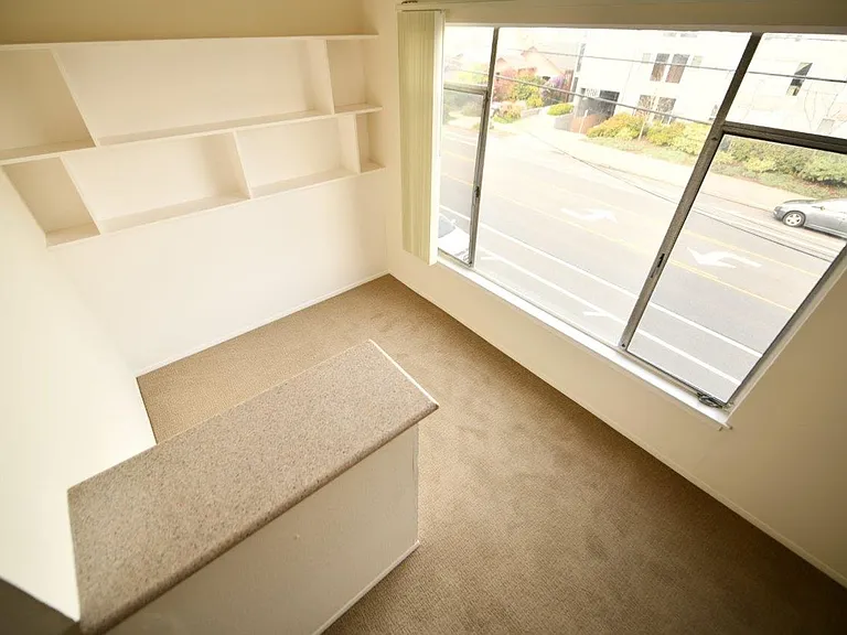 5390 Broadway — Photo 18