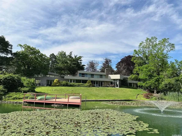 10 Ormond Park Road, Brookville, NY 11545