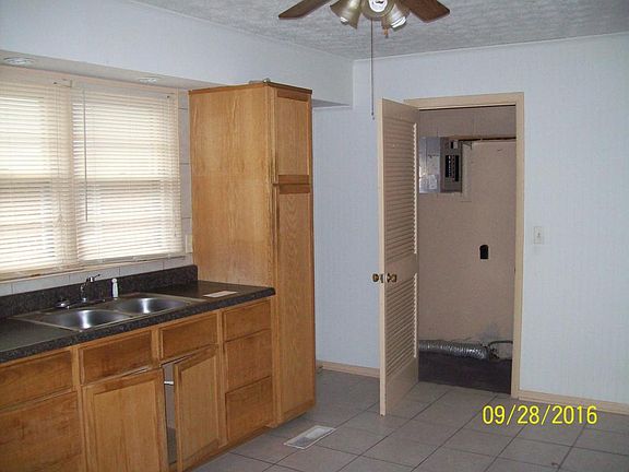 2nd image of 625 E 14th St