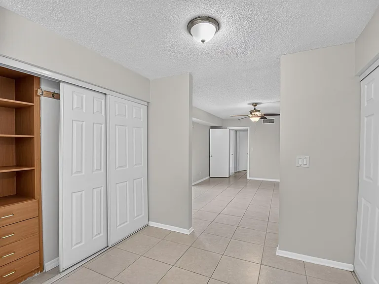 744 Springdale Cir — Photo 32