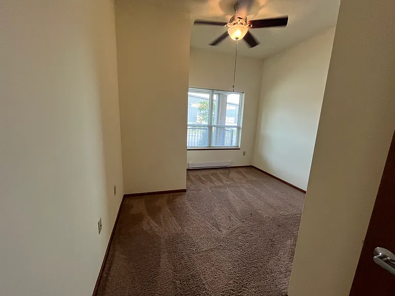 Granite Ridge Apartments — Photo 32
