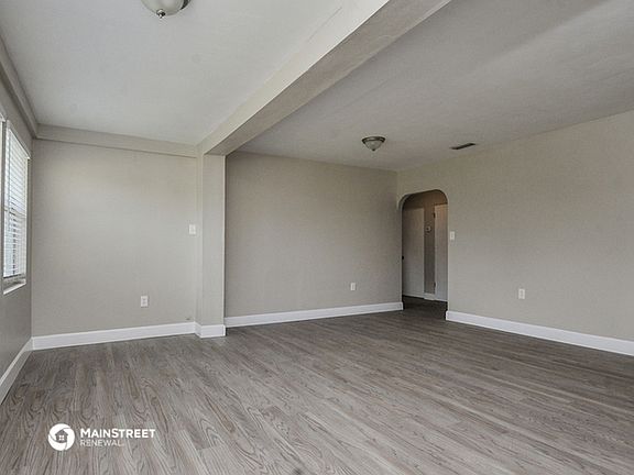 3rd image of 529 33rd St NW