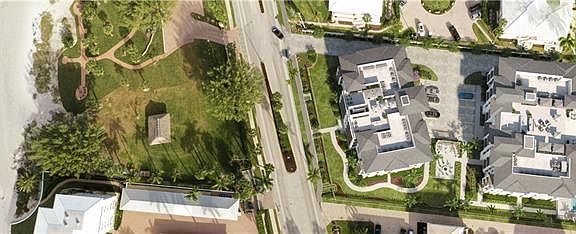 4th image of 2020 Gulf Shore Blvd N #302W