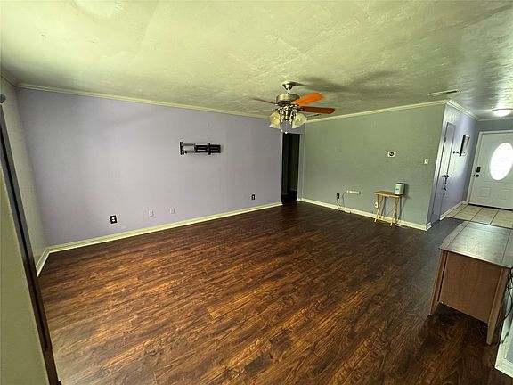 5th image of 812 Reveille Rd