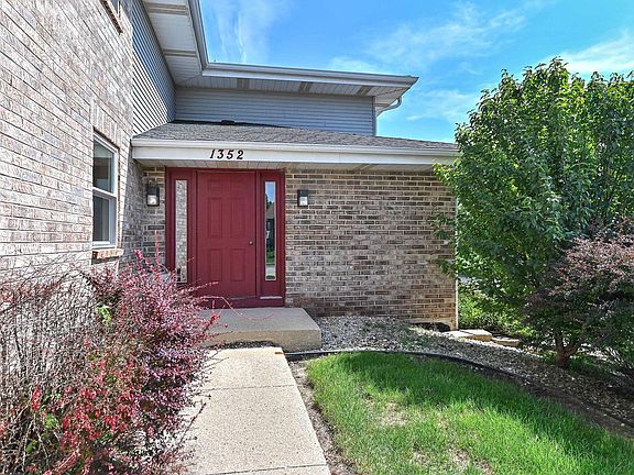 2nd image of 1352 Meadowcreek DRIVE #F