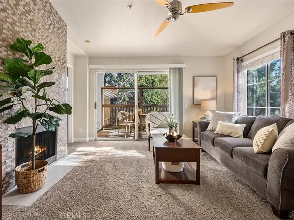 2960 Champion Way APT 1109, Tustin, CA 92782