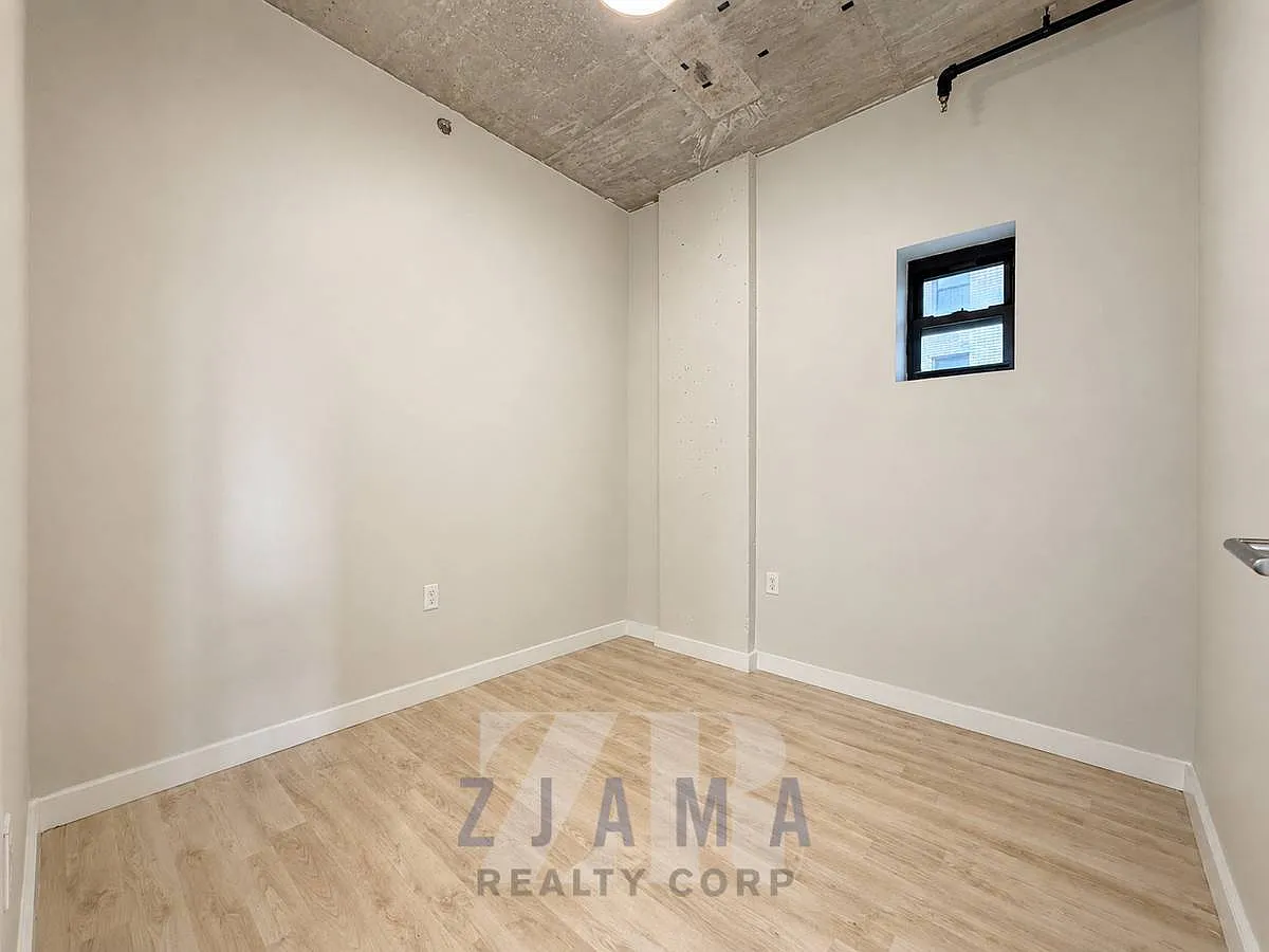 293 Hawthorne Street — Photo 4