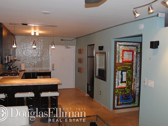 2nd image of 710 Washington Ave APT 509