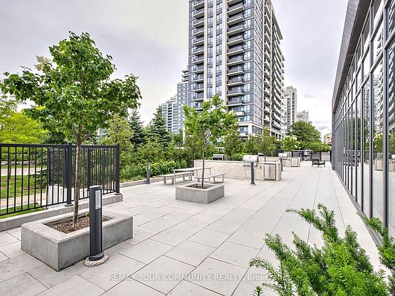 4th image of 20 Gatineau Dr #406