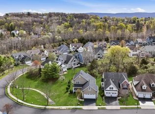 2 Bluffs Ct, Hamburg Boro, NJ 07419