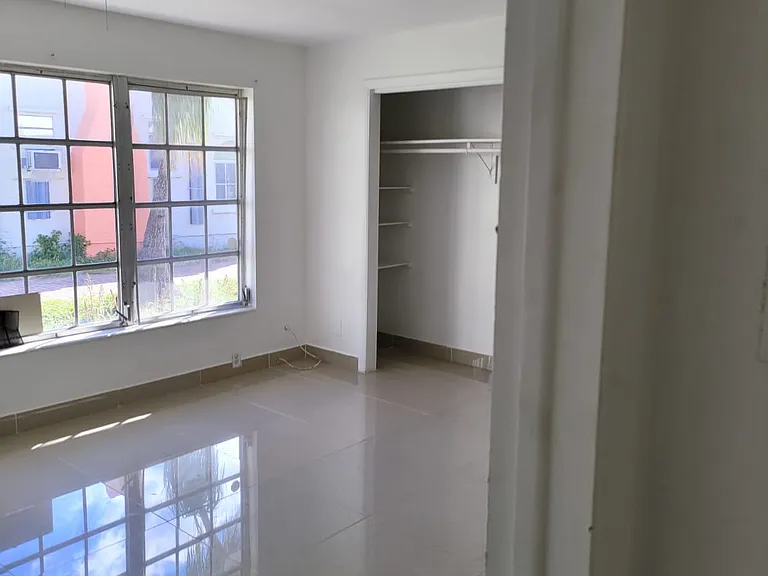 323 Kenilworth Blvd — Photo 3