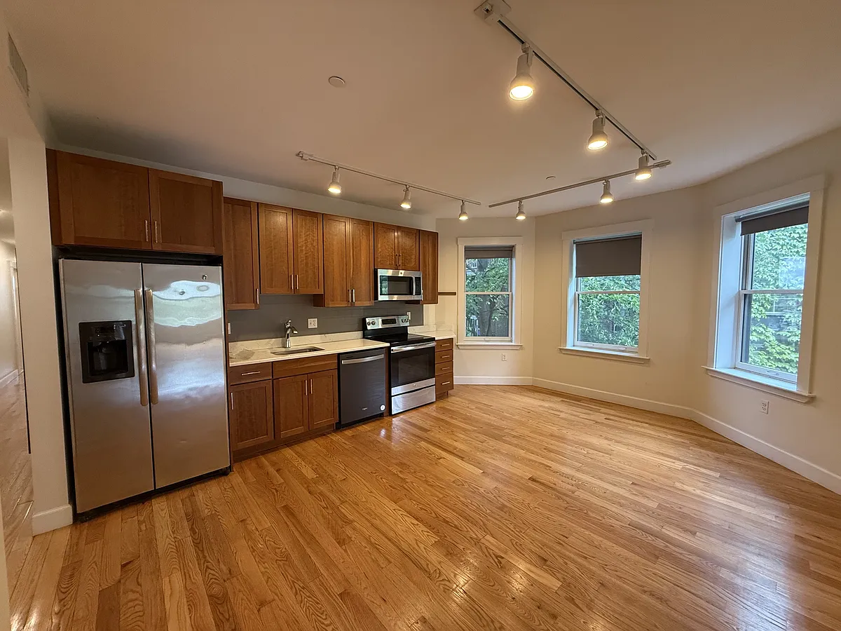 kitchen - 367 Harvard St #6