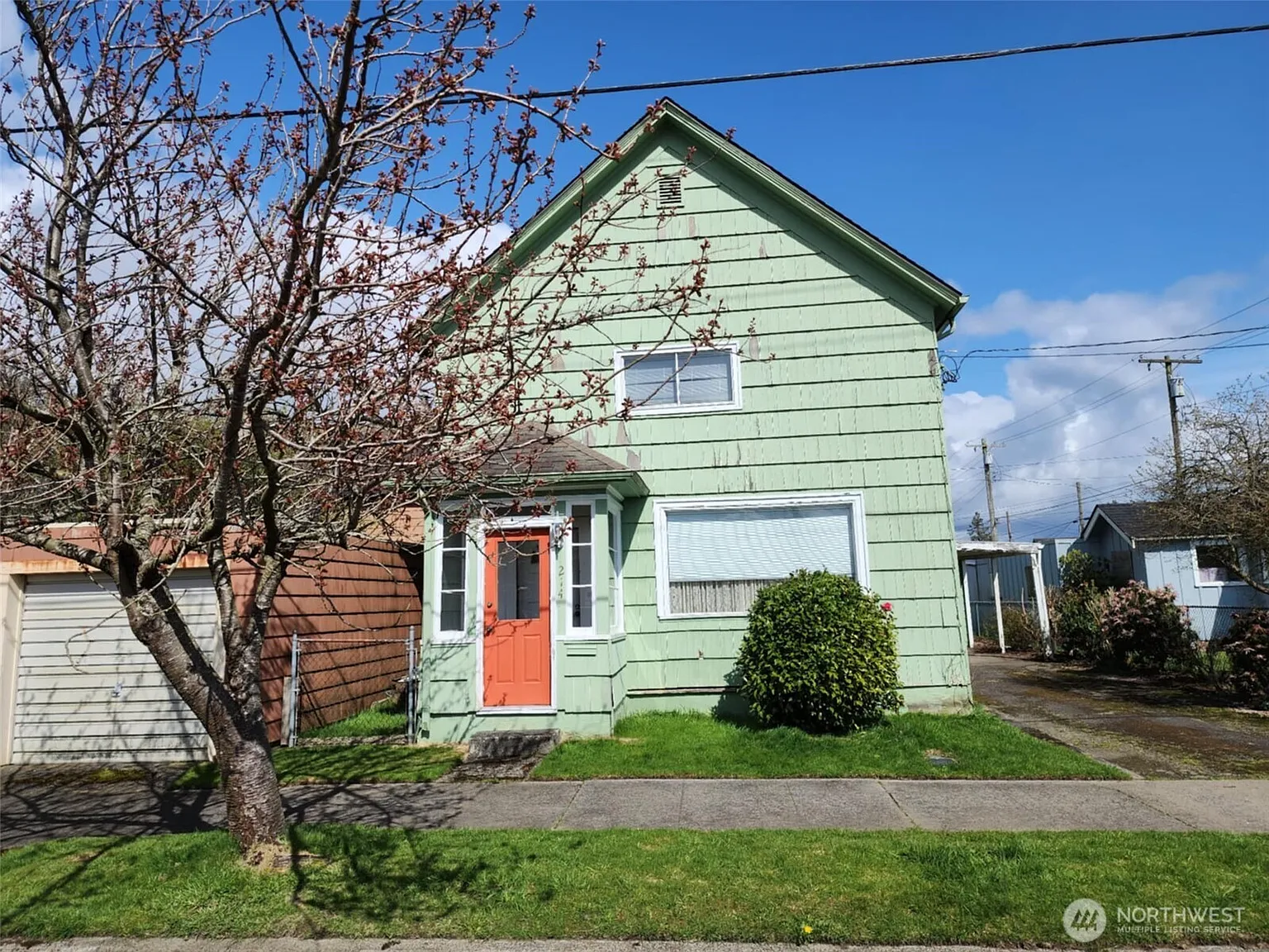 214 N Washington Street photo 1