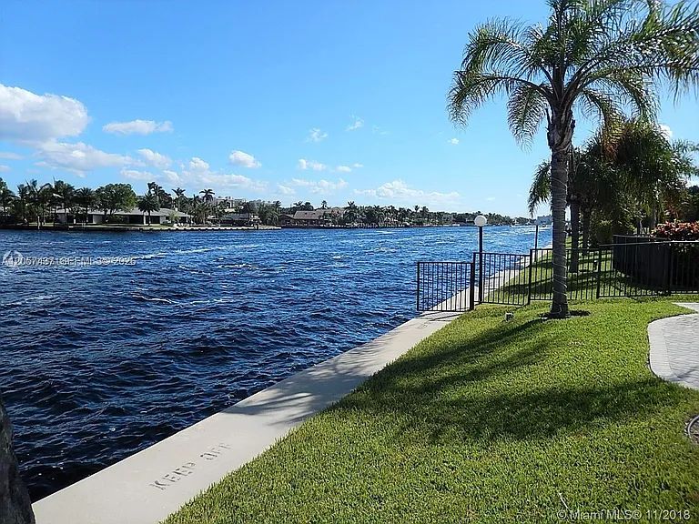 6339 Bay Club Dr #2 — Photo 45