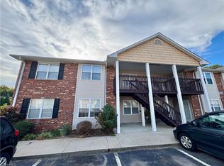 1218 Westbrook Ct, High Pt, NC 27263