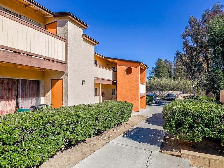 Monte Vista Apartments — Photo 35