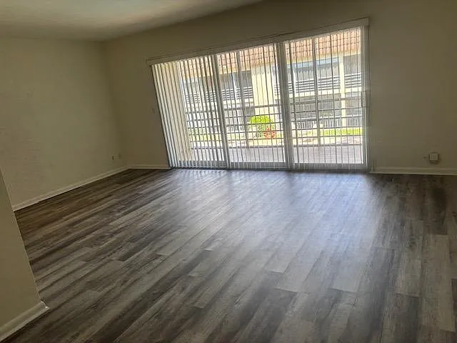 342 Southwind Dr — Photo 8