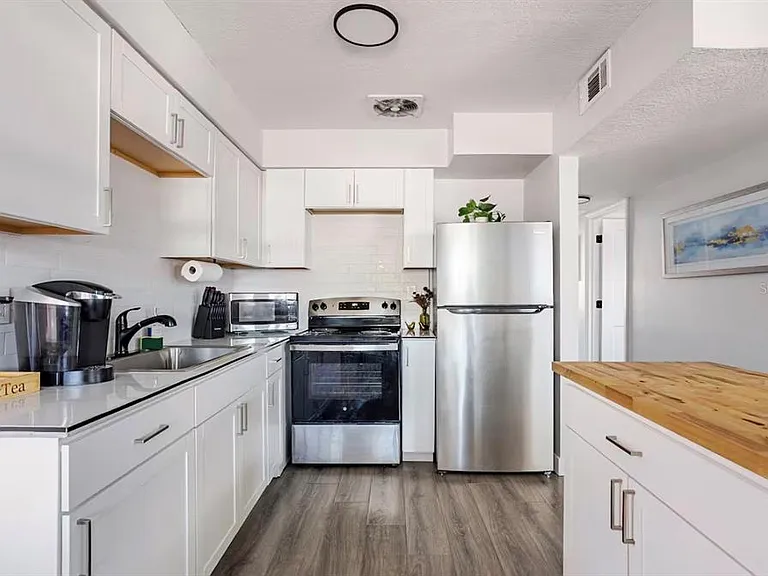 8911 Oren Ave — Photo 6
