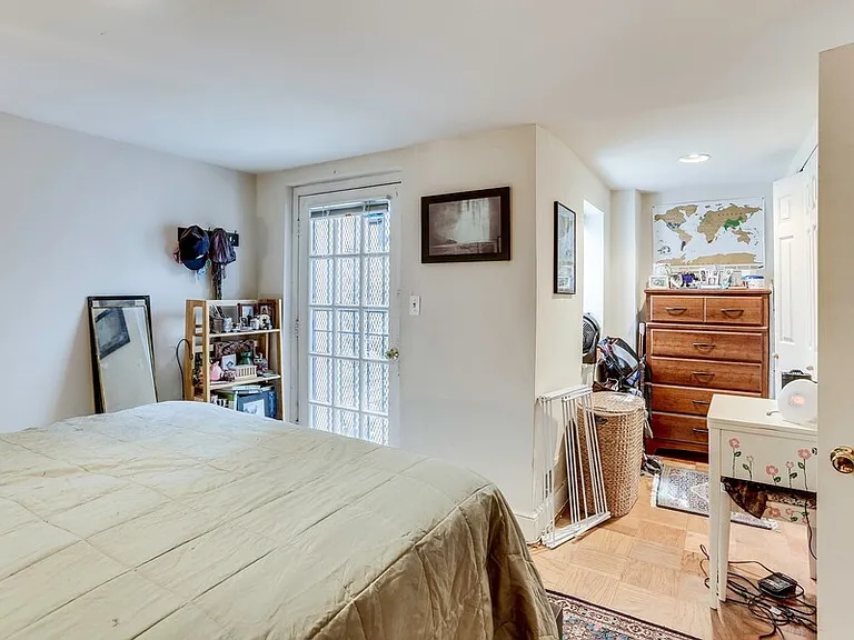 1726 Willard St NW #B — Photo 20
