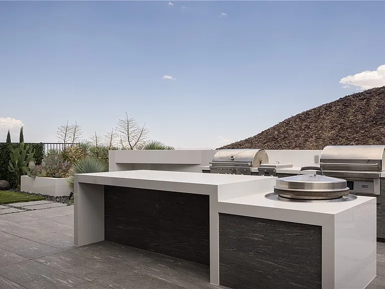 692 Scenic Cliff Dr — Photo 15