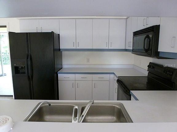 4th image of 3314 Cambridge Dr