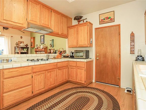 3rd image of 1229 Alpenweg Dr